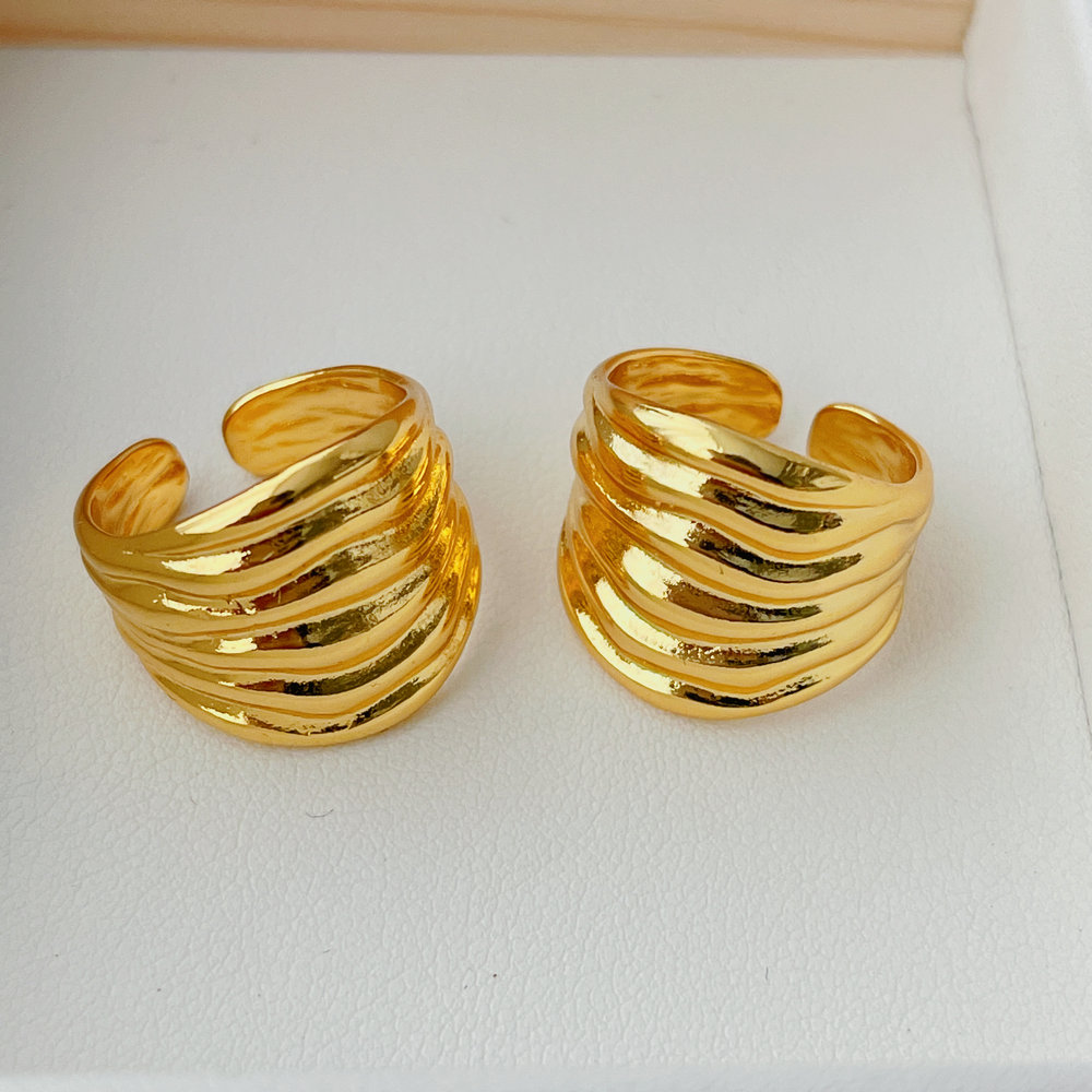 Metal chunky ring