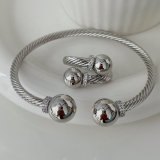 Ball s bangle set with ring