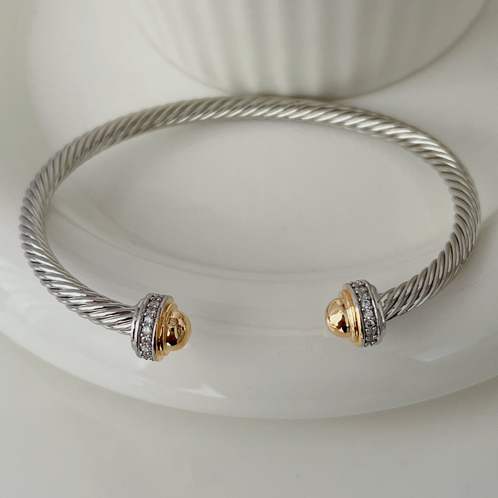 Nail bangle
