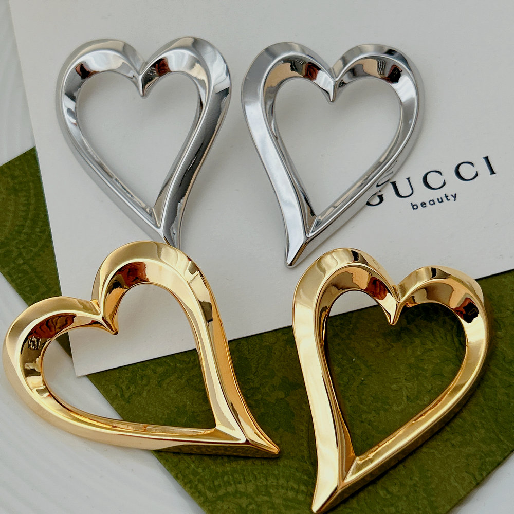 Chunky metal heart earrings