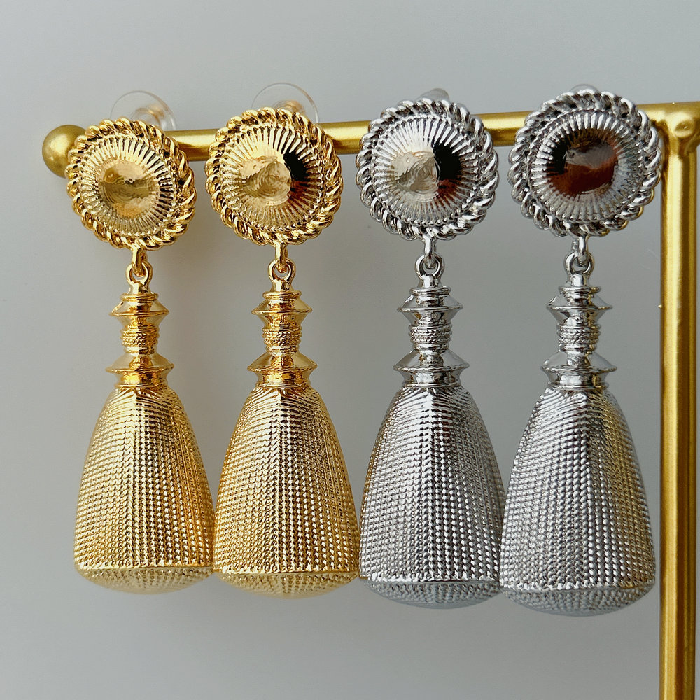Metal chunky earrings