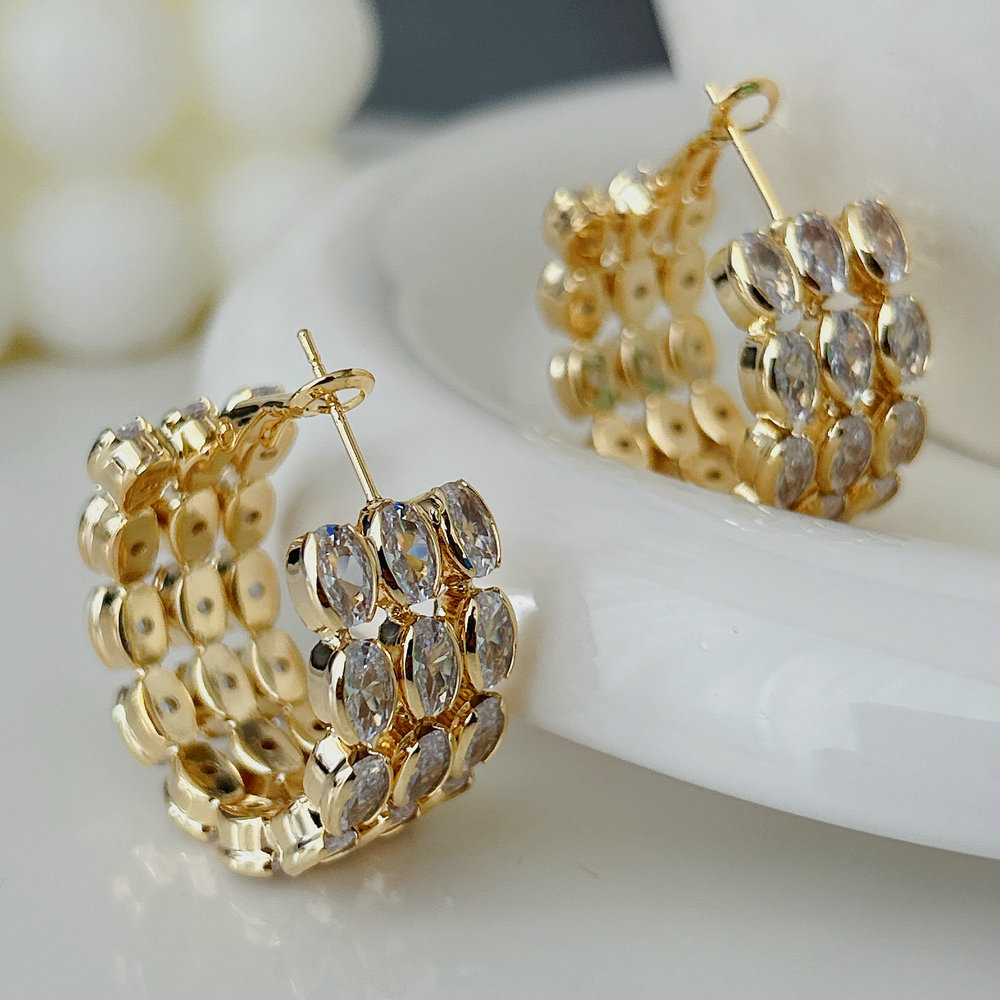 Pave zircon chunky hoop
