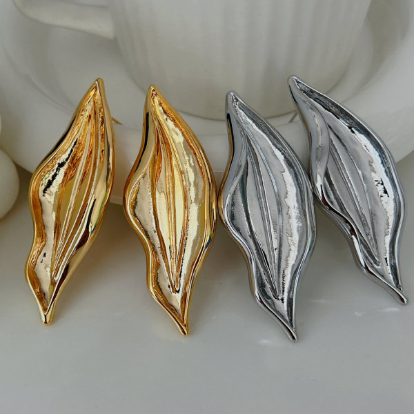 Leaf earrings