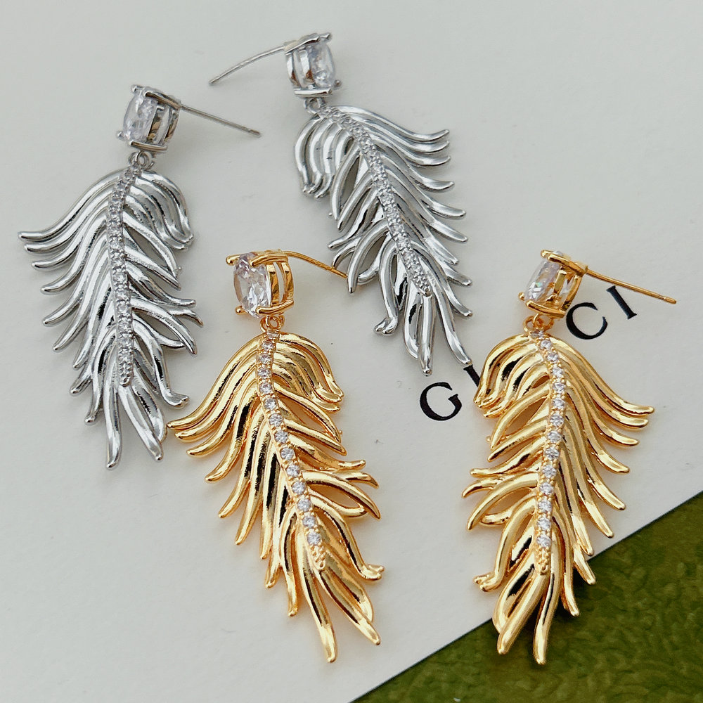 Fashion leaf earrings