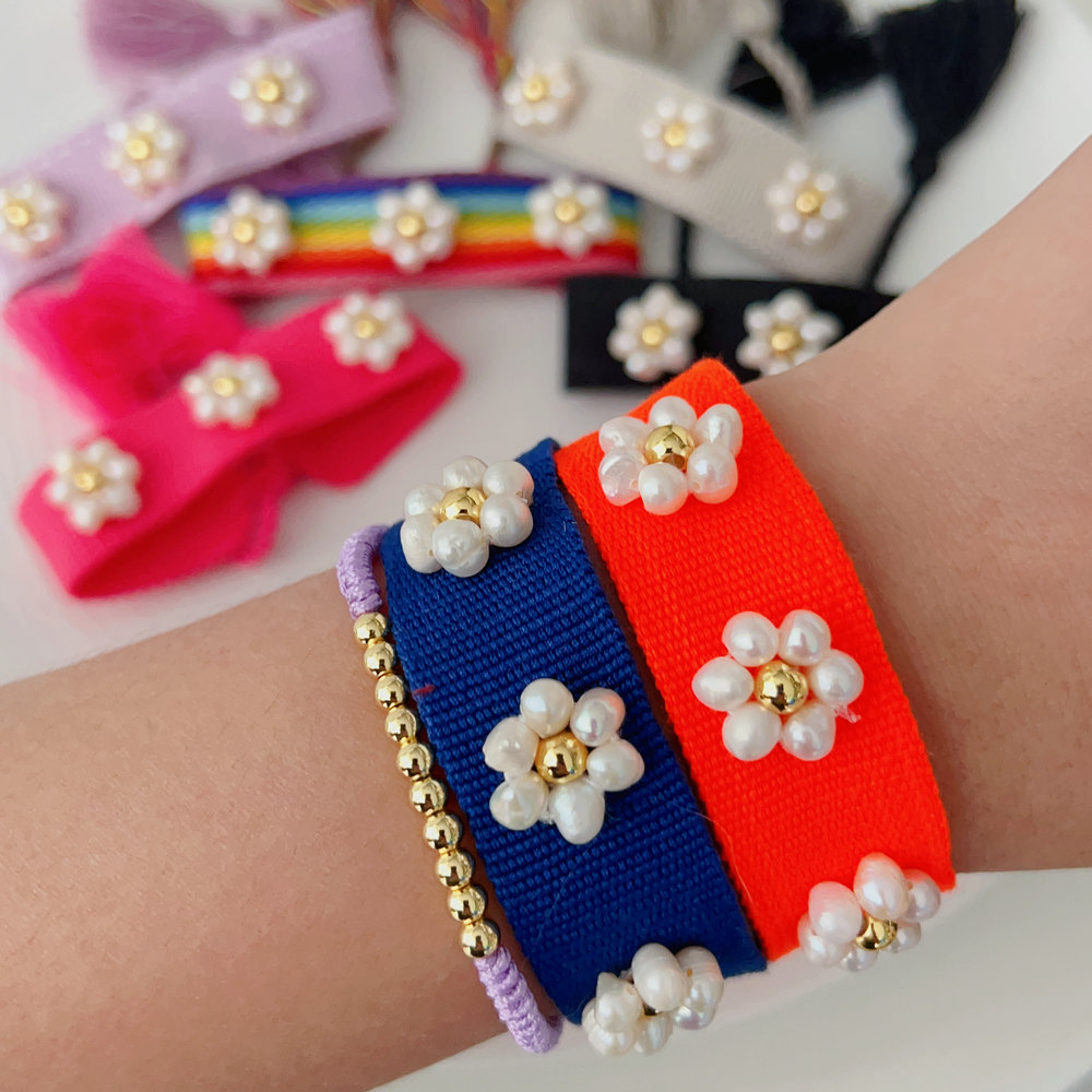 Hand made fresh water pearl flower bracelet