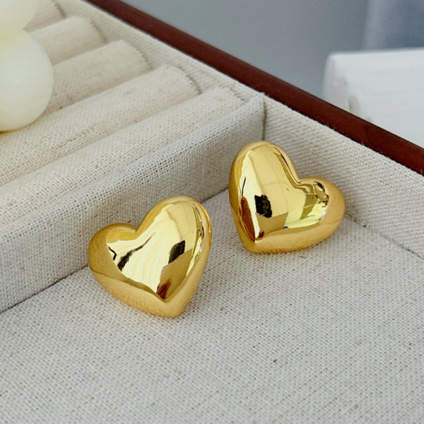 Metal heart earrings