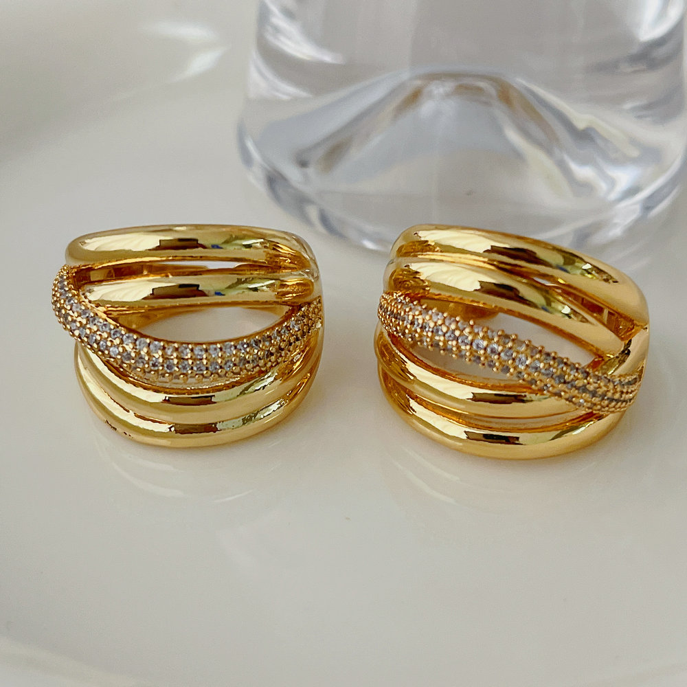 Chunky twist ring