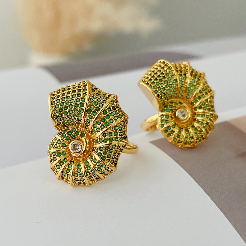 Pave green Conch Ring