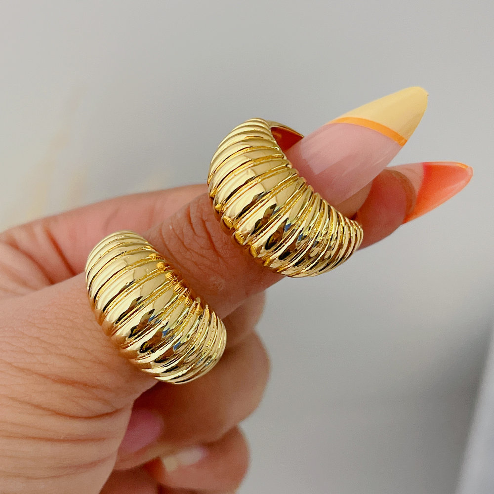 Chunky metal ring