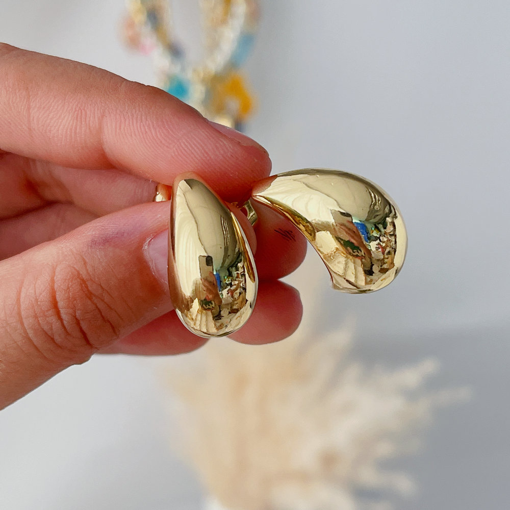 Metal half moon hoop