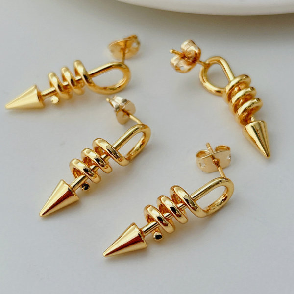 Metal fashion earrings