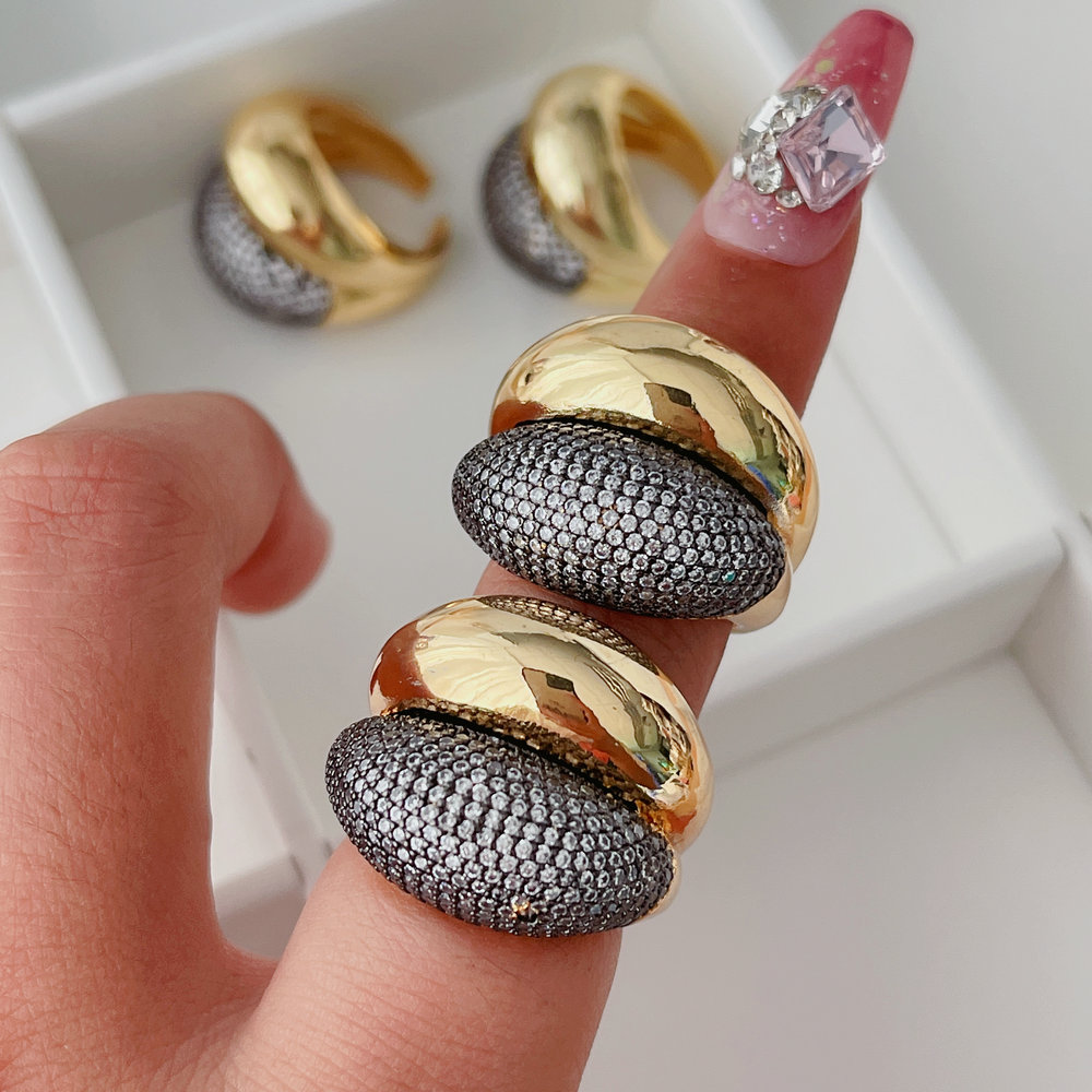 Black zircon chunky ring