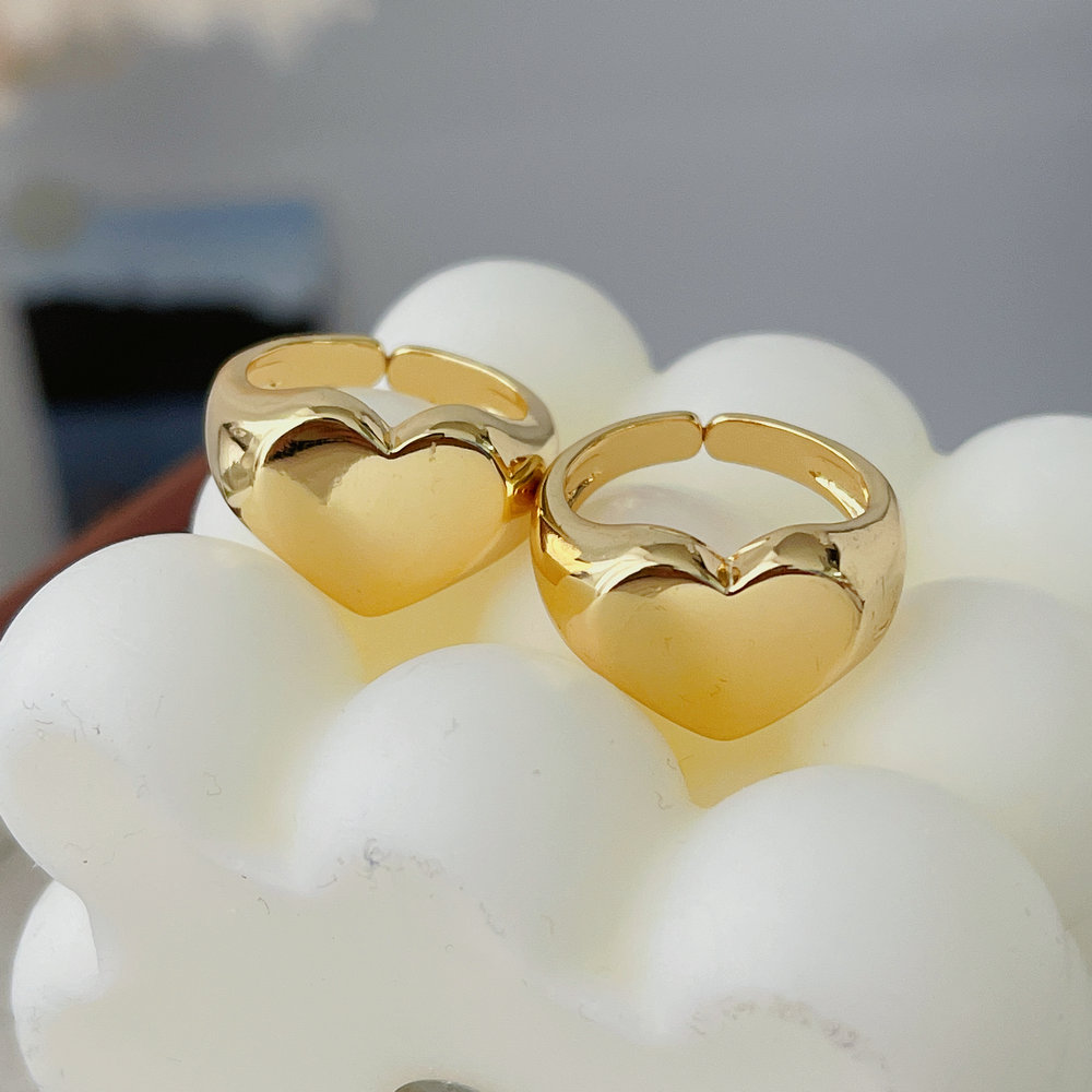 Metal heart ring