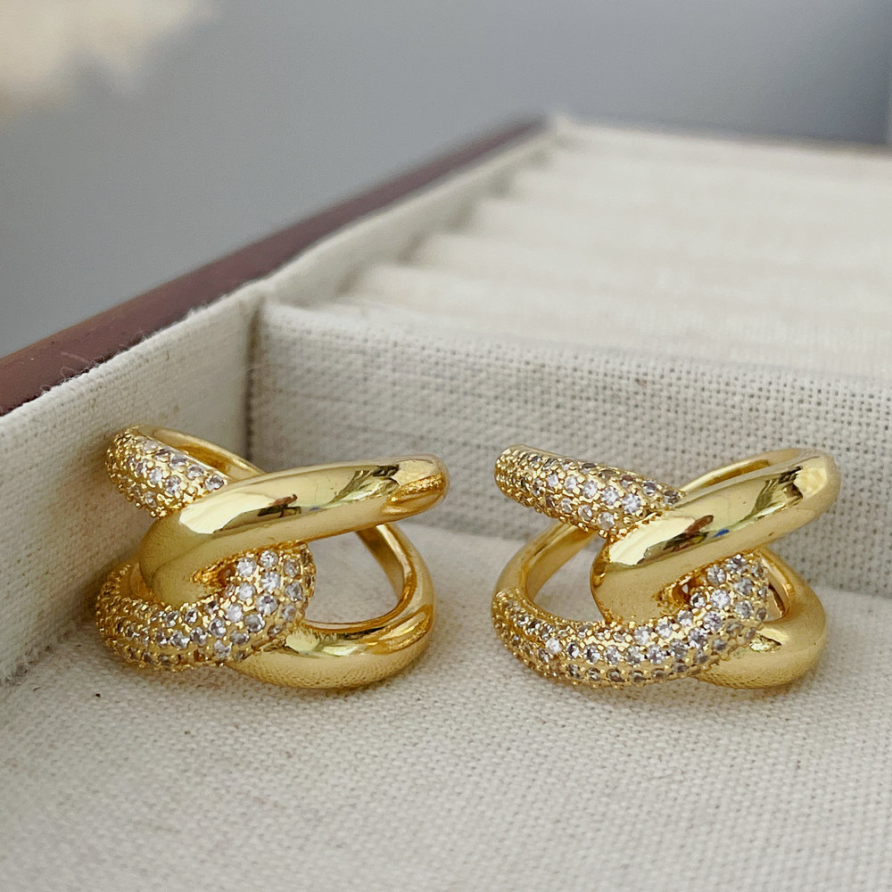 Pave cross ring