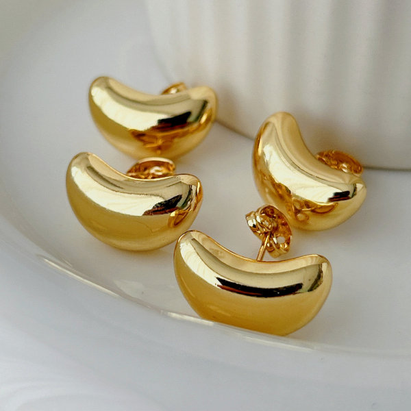 Small moom metal earrings