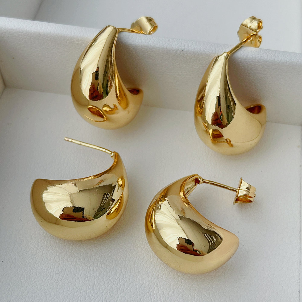 Metal half moon hoop