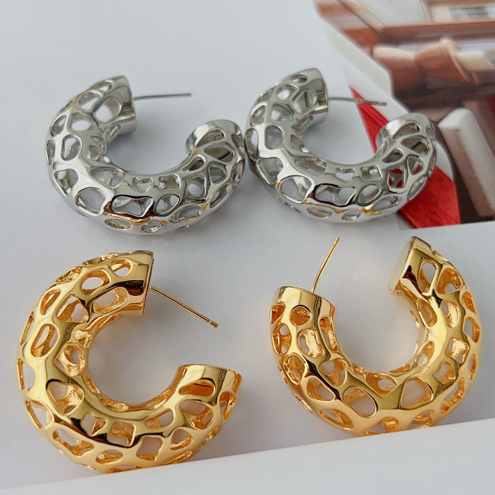 Metal heart chunky earrings