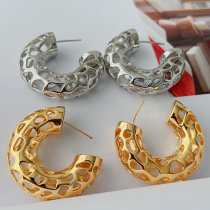 Metal heart chunky earrings