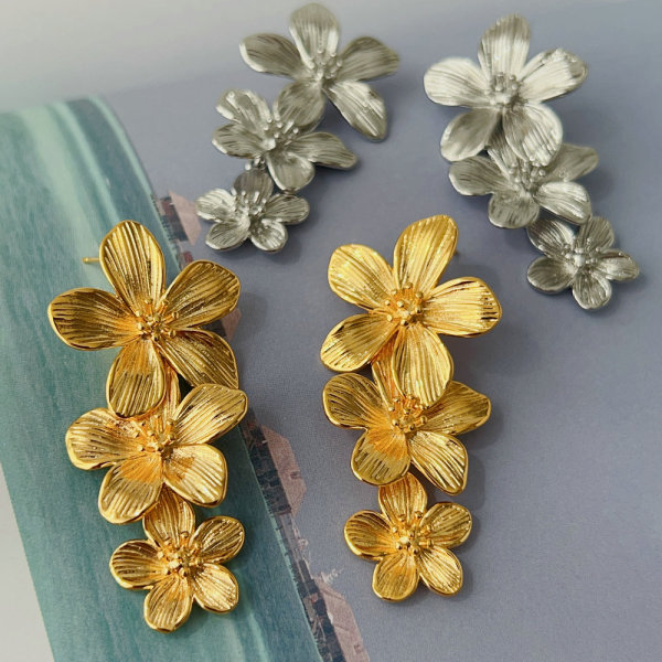 Metal flower earrings