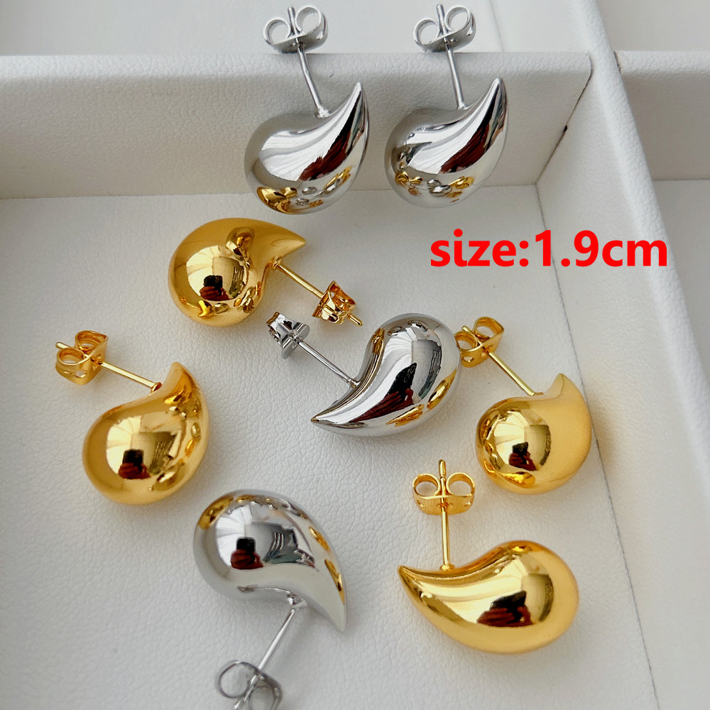 18mm comma gold metal earrings