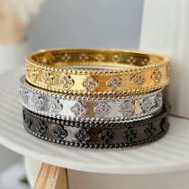 Pave clover bangle