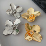 Metal flower earrings
