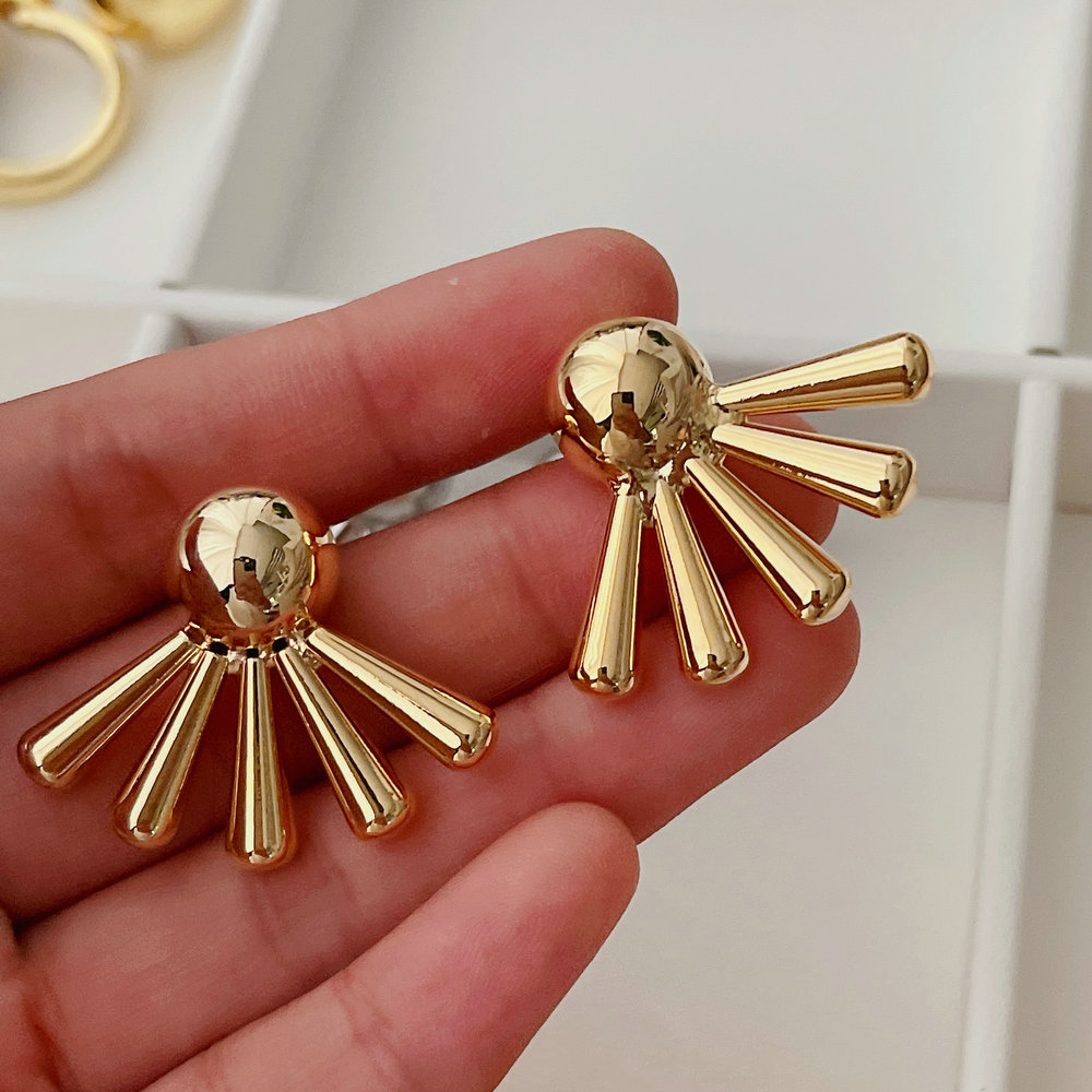 Metal fan earrings