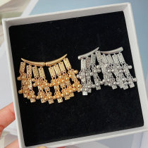 Metal fashion tassel earrings