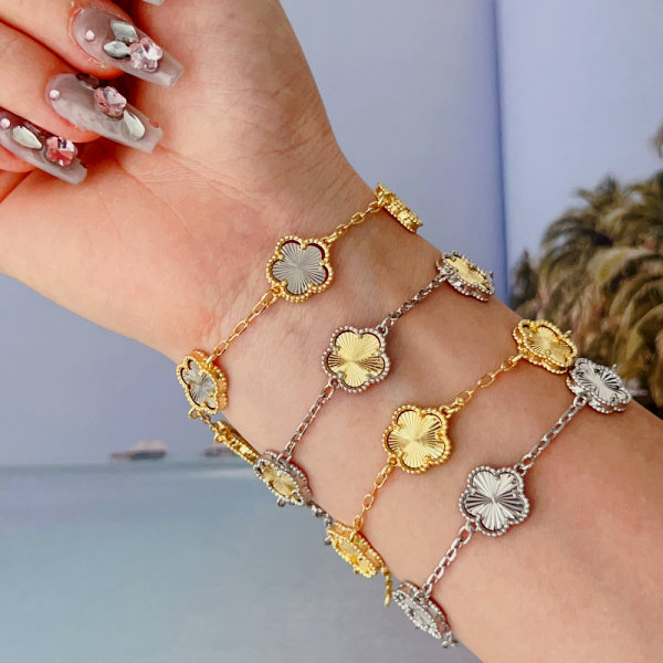 Pentalobe bracelet