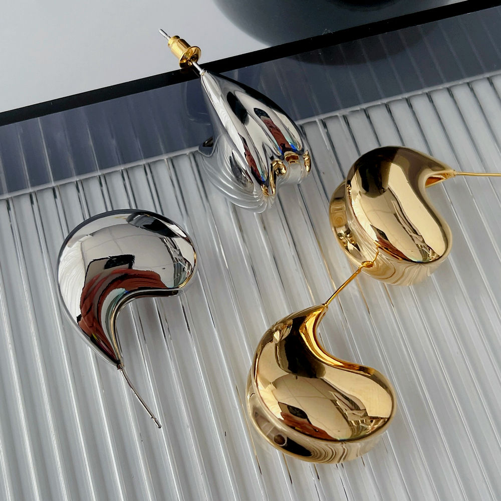 Metal chunky earrings