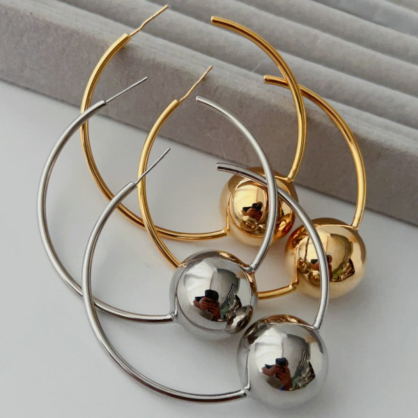 Big ball chunky earrings