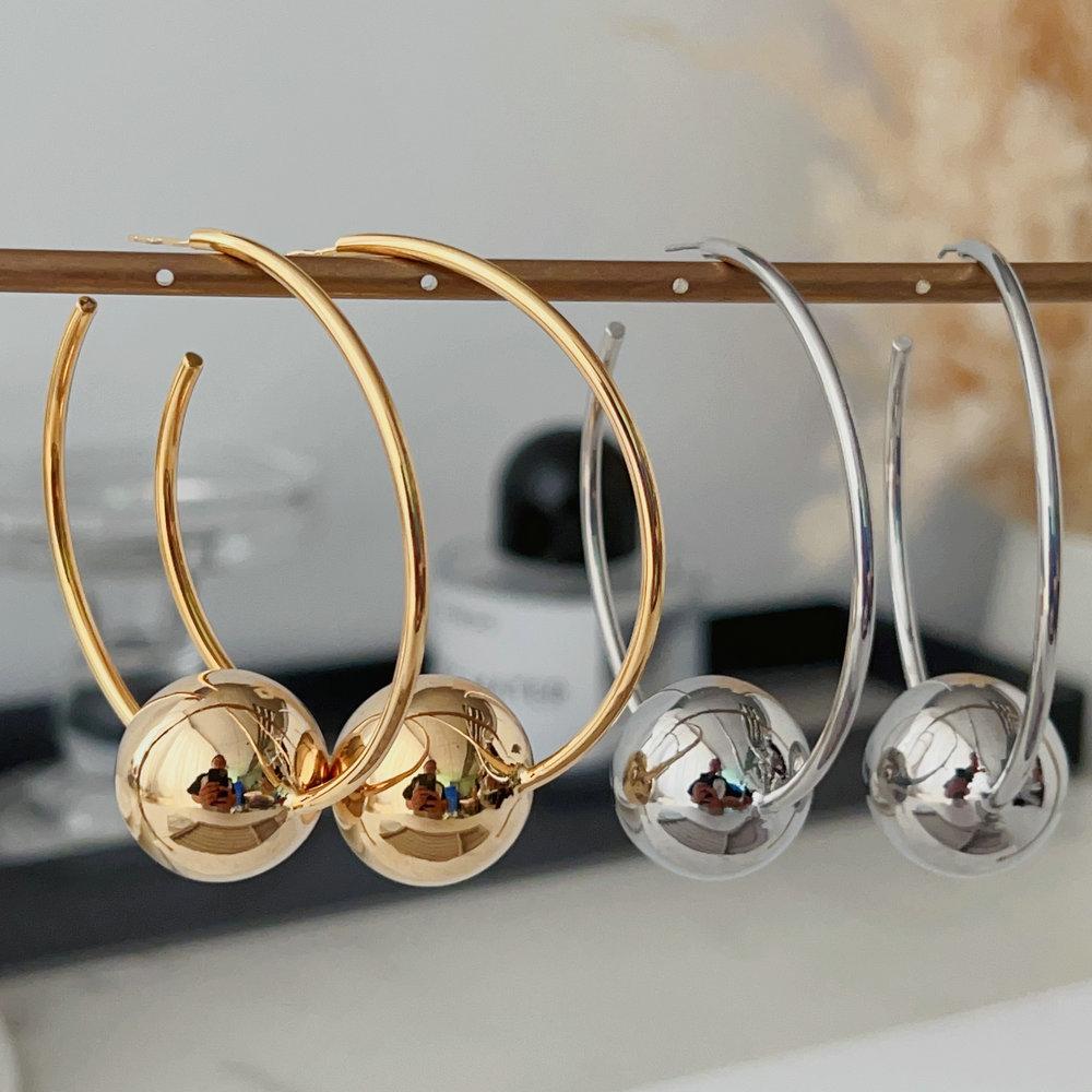 Big ball chunky earrings
