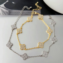 Pave zircon clover bracelet