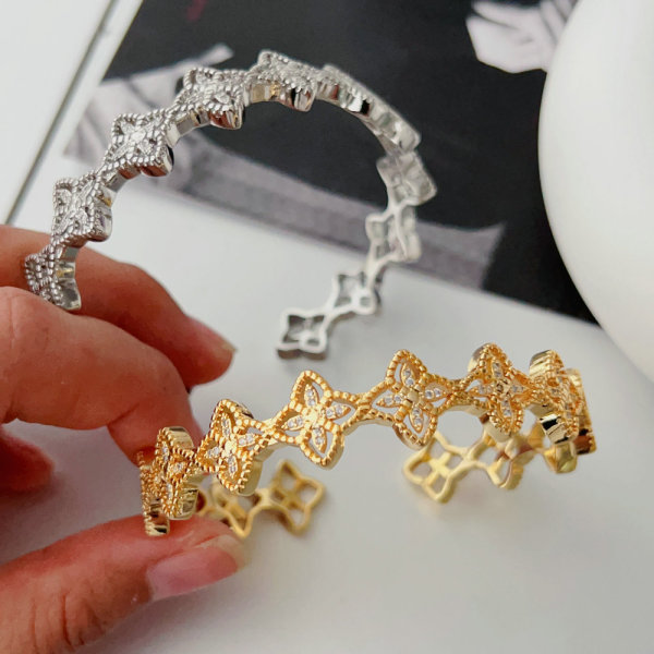 Pave clover bangle