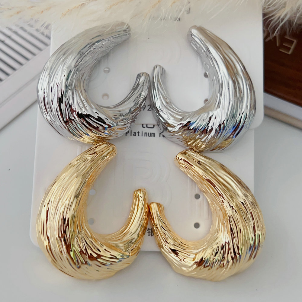 Metal chunky earrrings