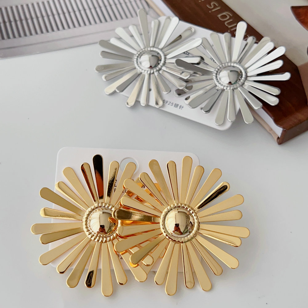 Chunky metal flower earrings