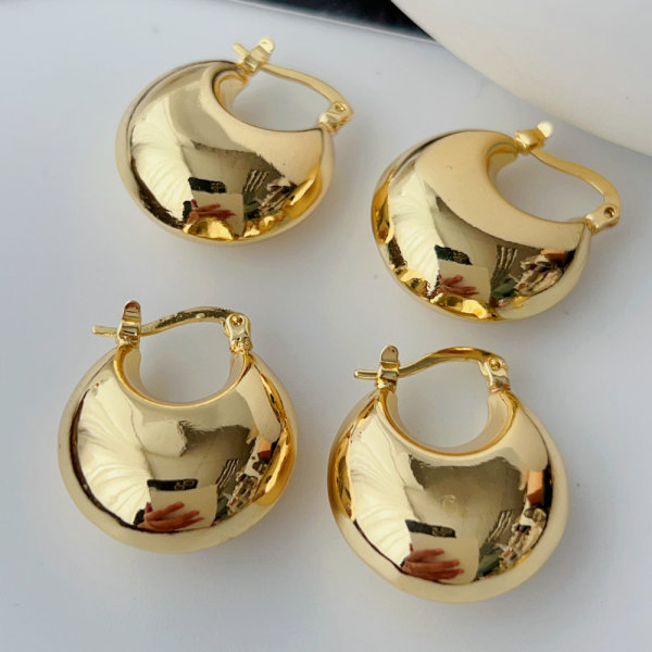 Metal chunky hoop
