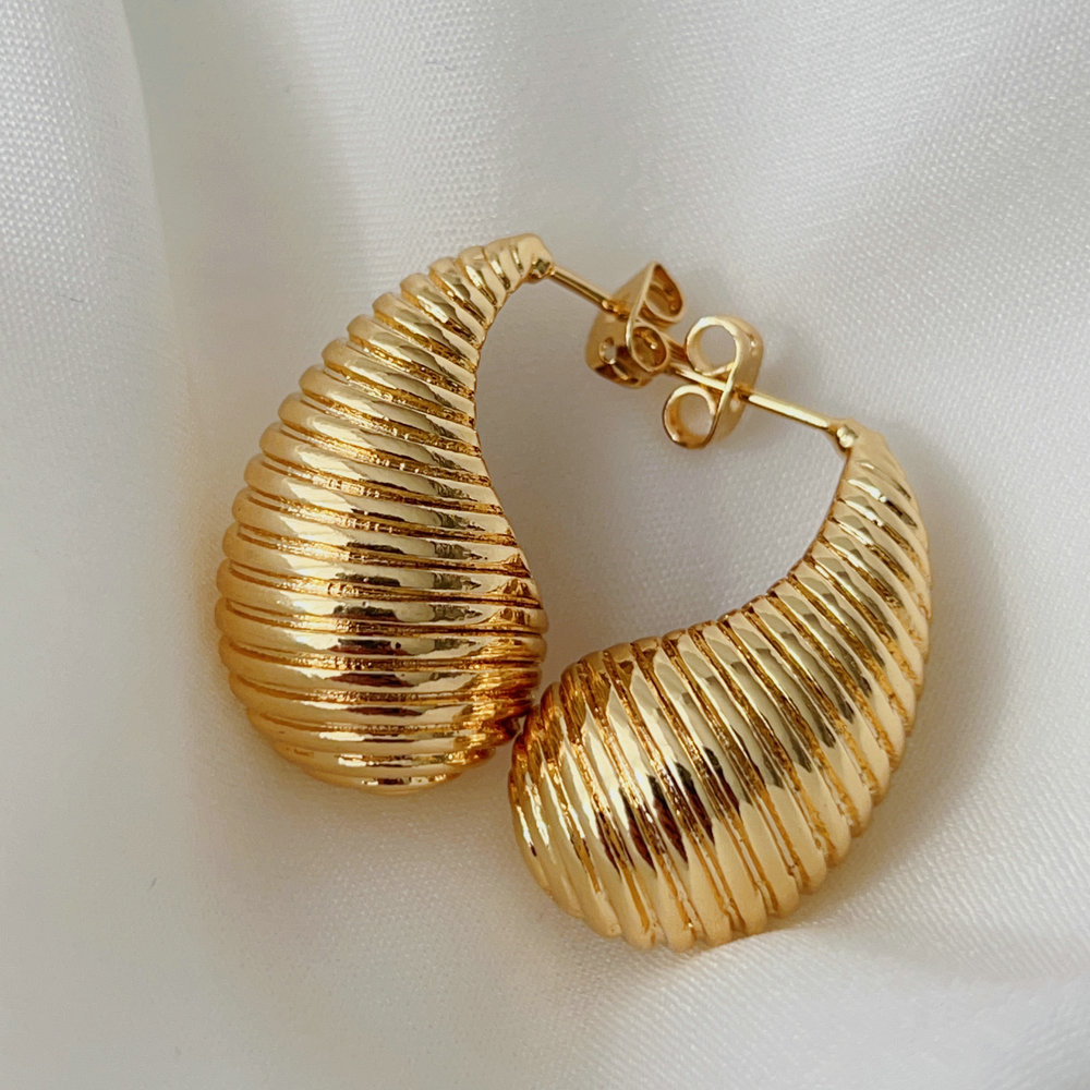 Metal water drop earrings
