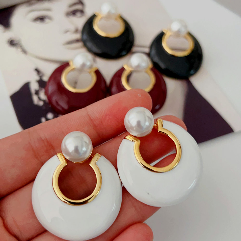 Enamel pearl earrings
