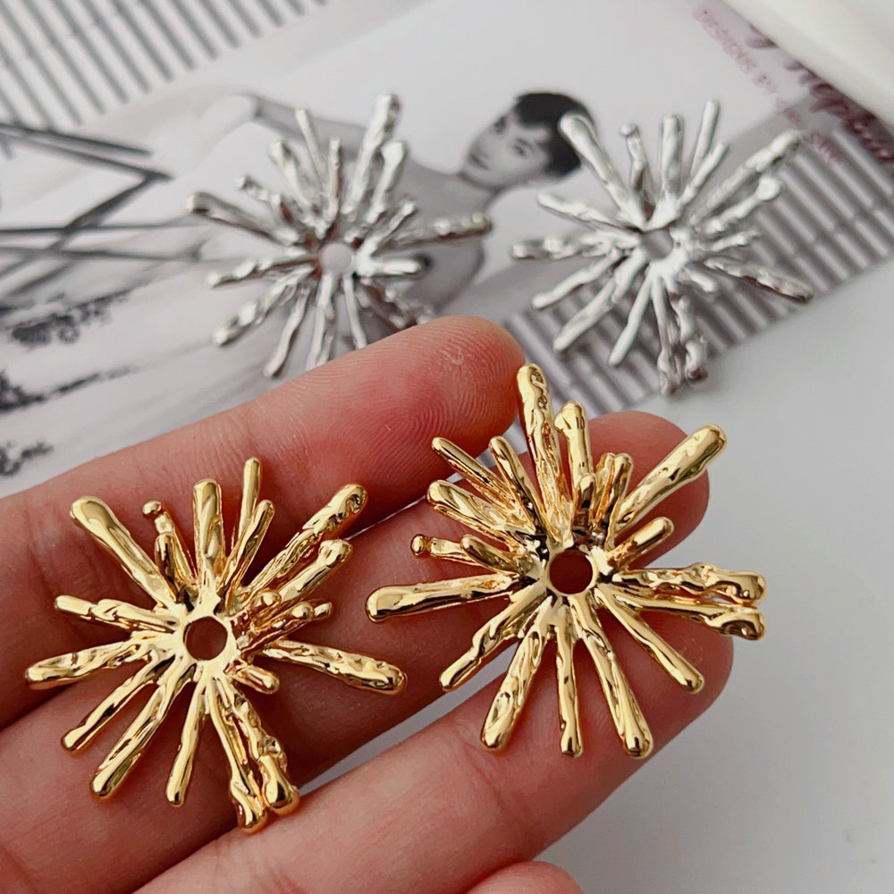 Metal flower earrings