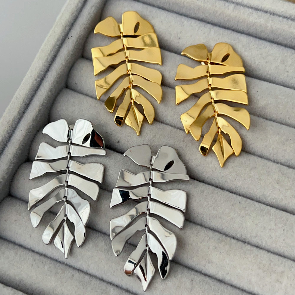 Metal leaf earrings