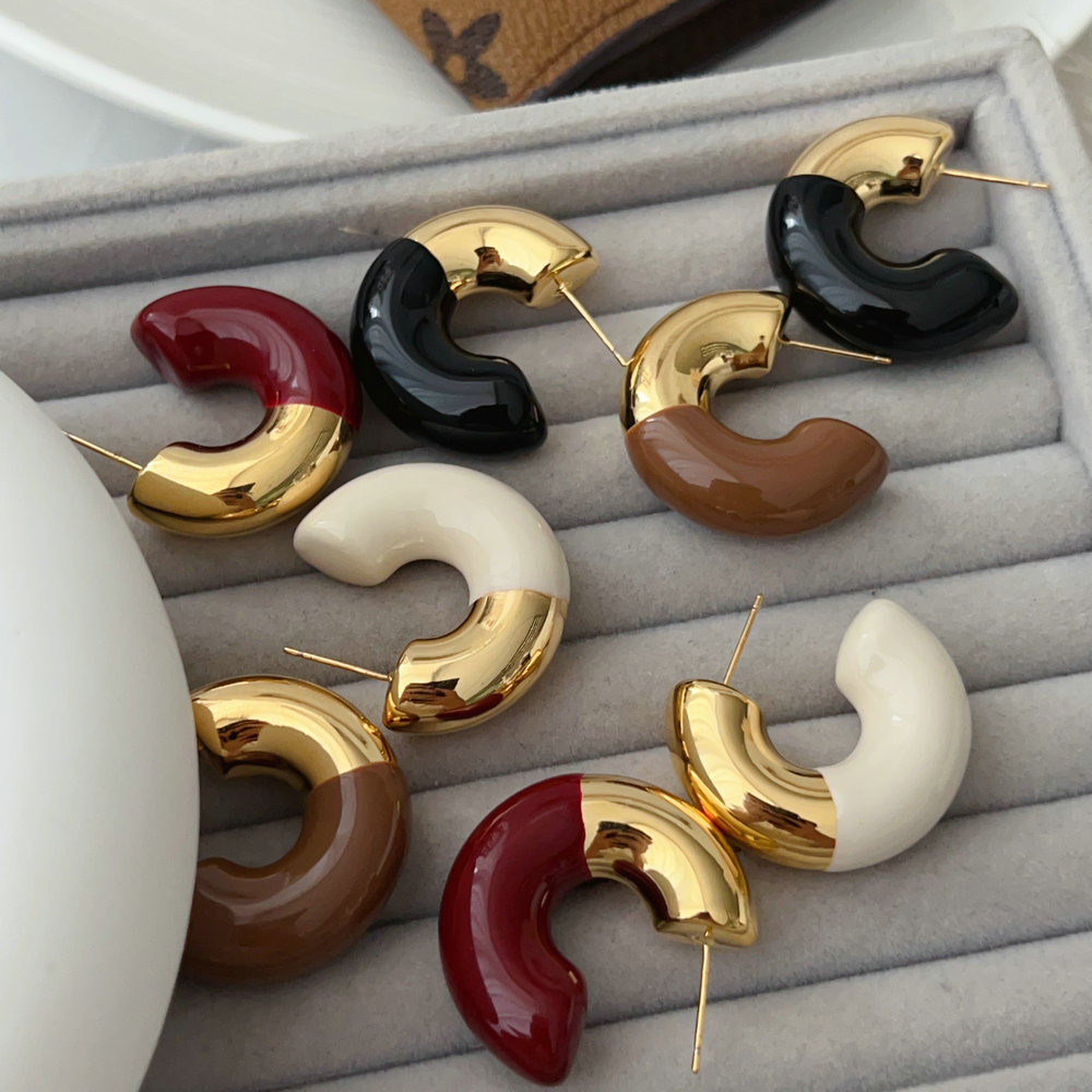 Half enamel half gold chunky hoop