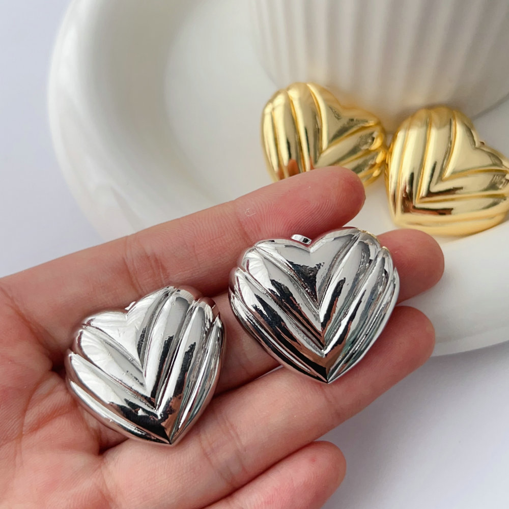 Chunky metal heart earrings