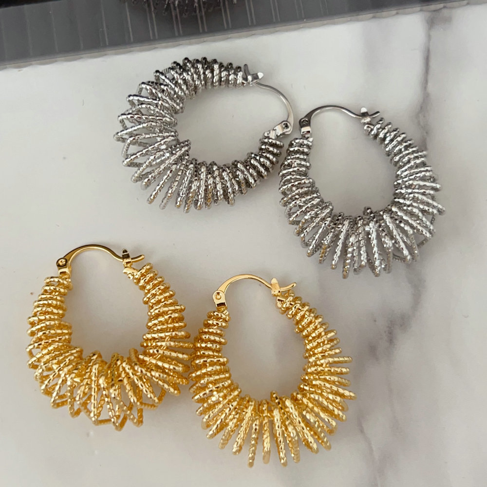 Spring chunky hoop