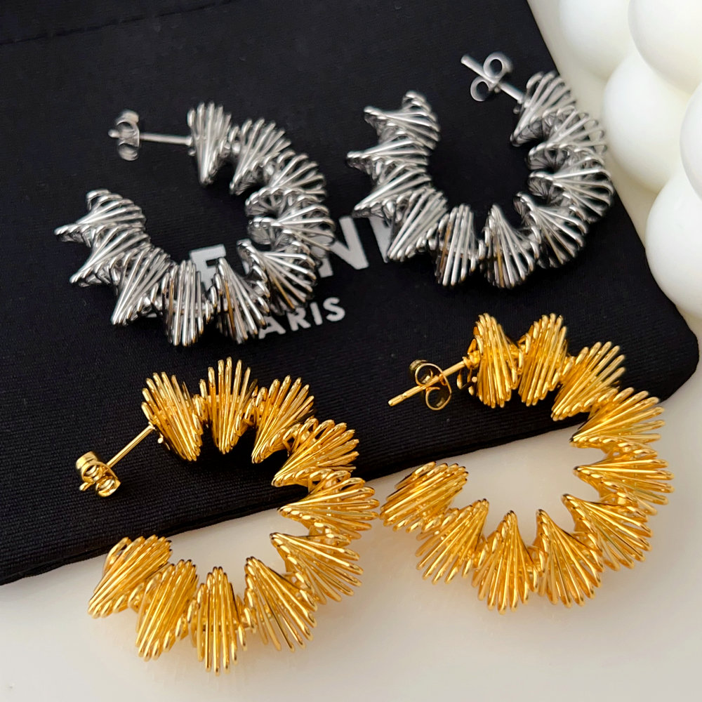 Spring metal earrings