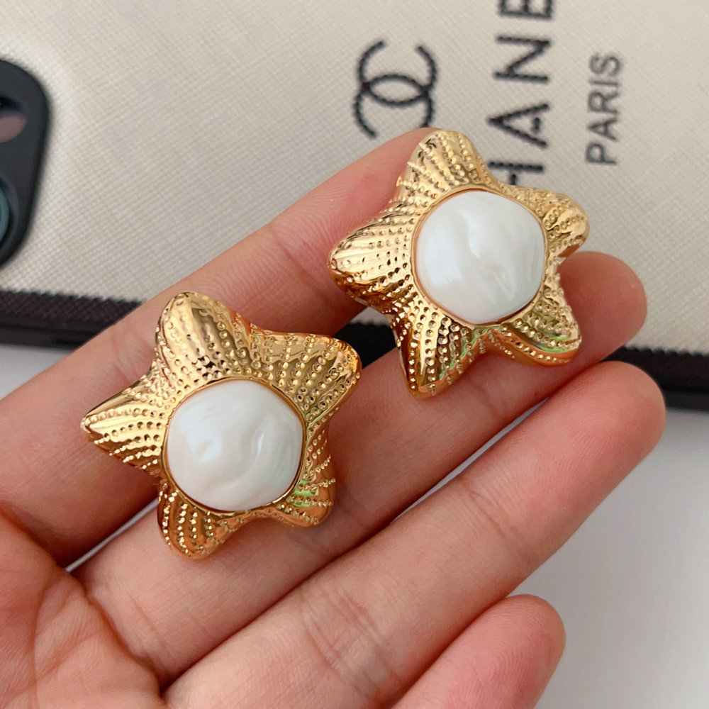 Star metal earrings