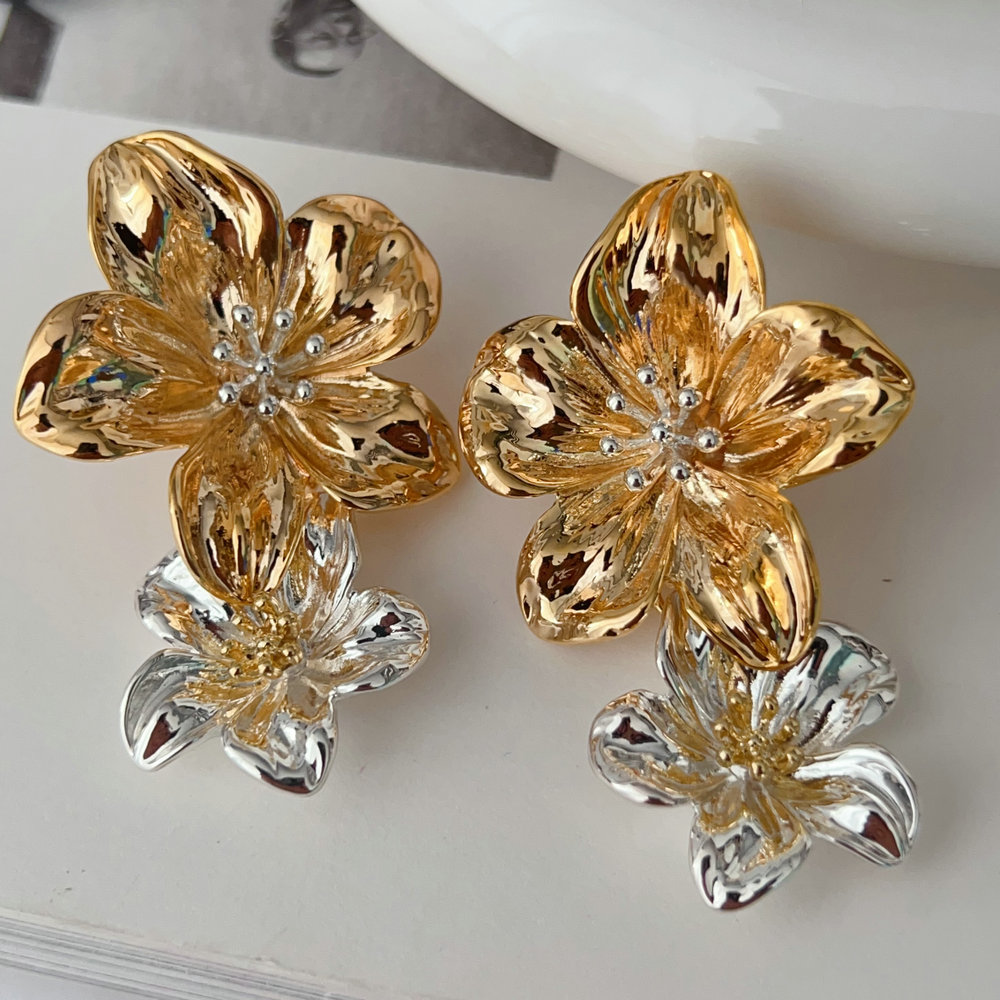 Metal flower earrings