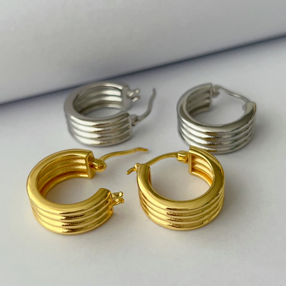 Metal chunky hoop