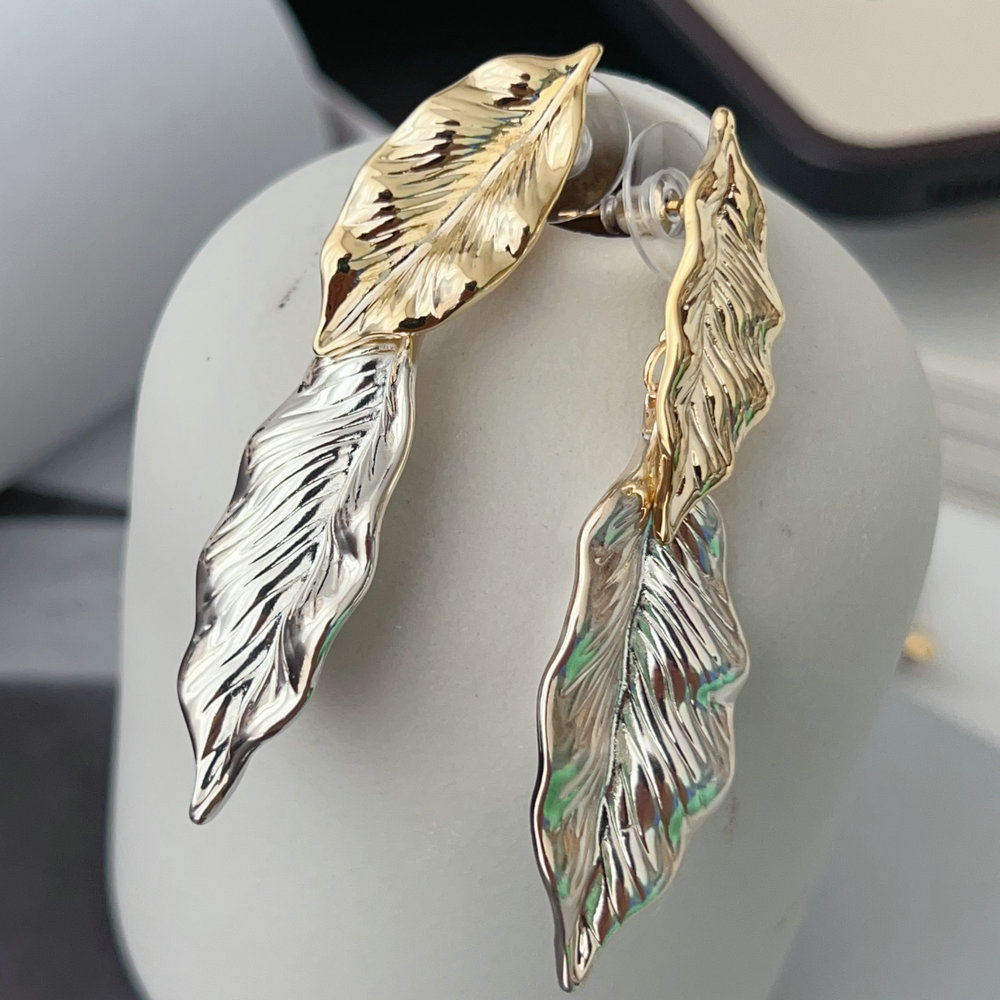 Leaf earrings