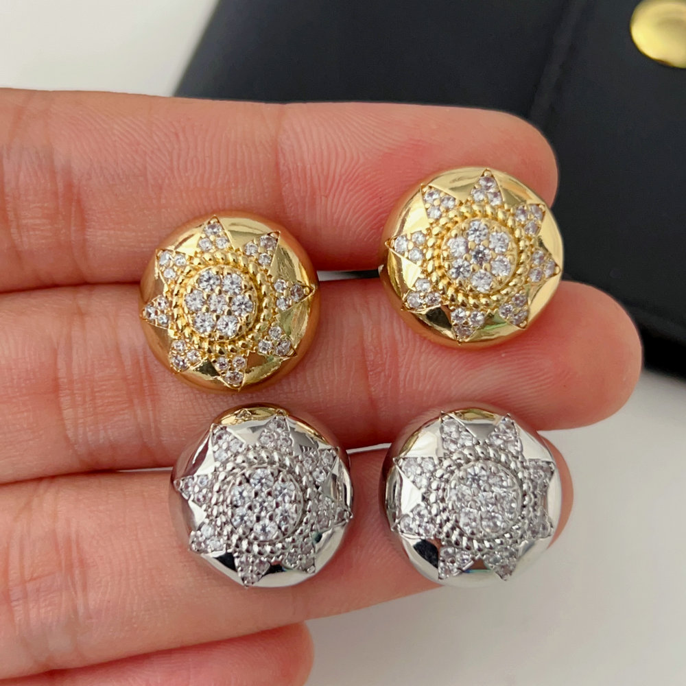 Pave round earringd stud
